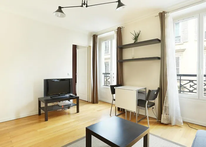 Pick A Flat\'S Apartments In Batignolles - Rue Biot
