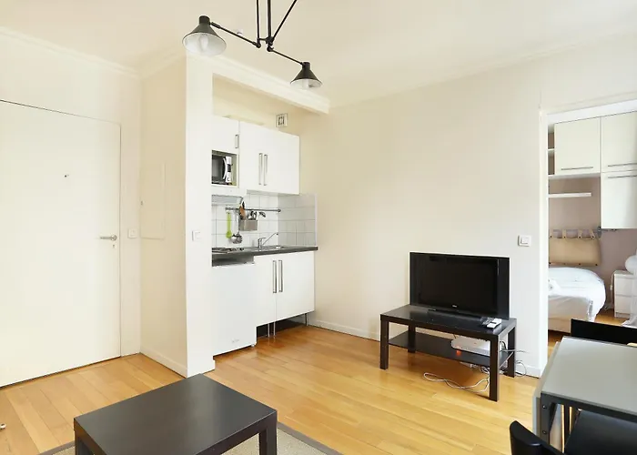 Pick A Flat\'S Apartments In Batignolles - Rue Biot